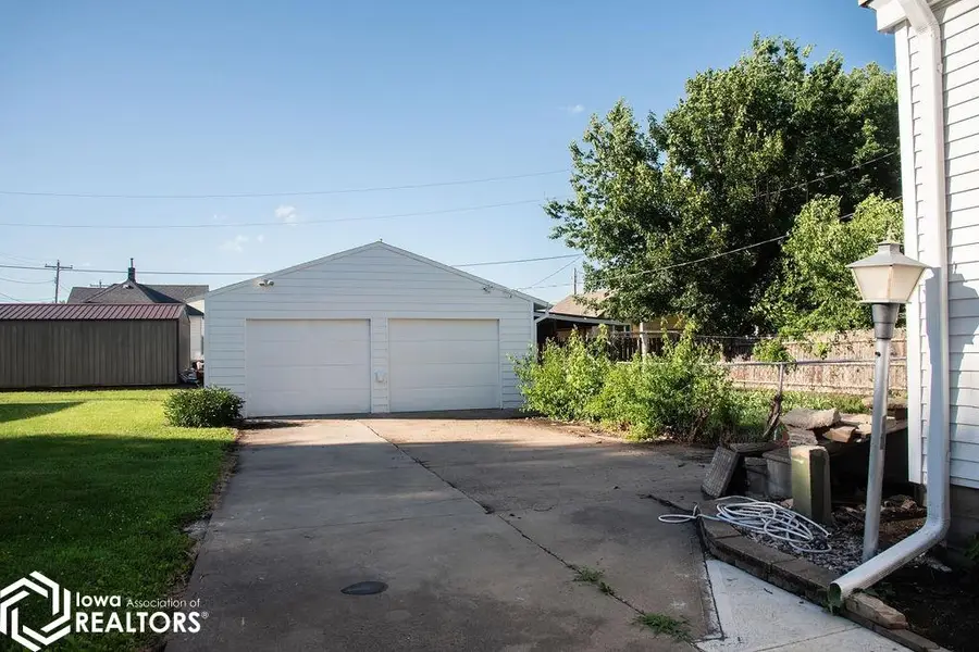 219 A Avenue W, Albia, IA 52531 - #2