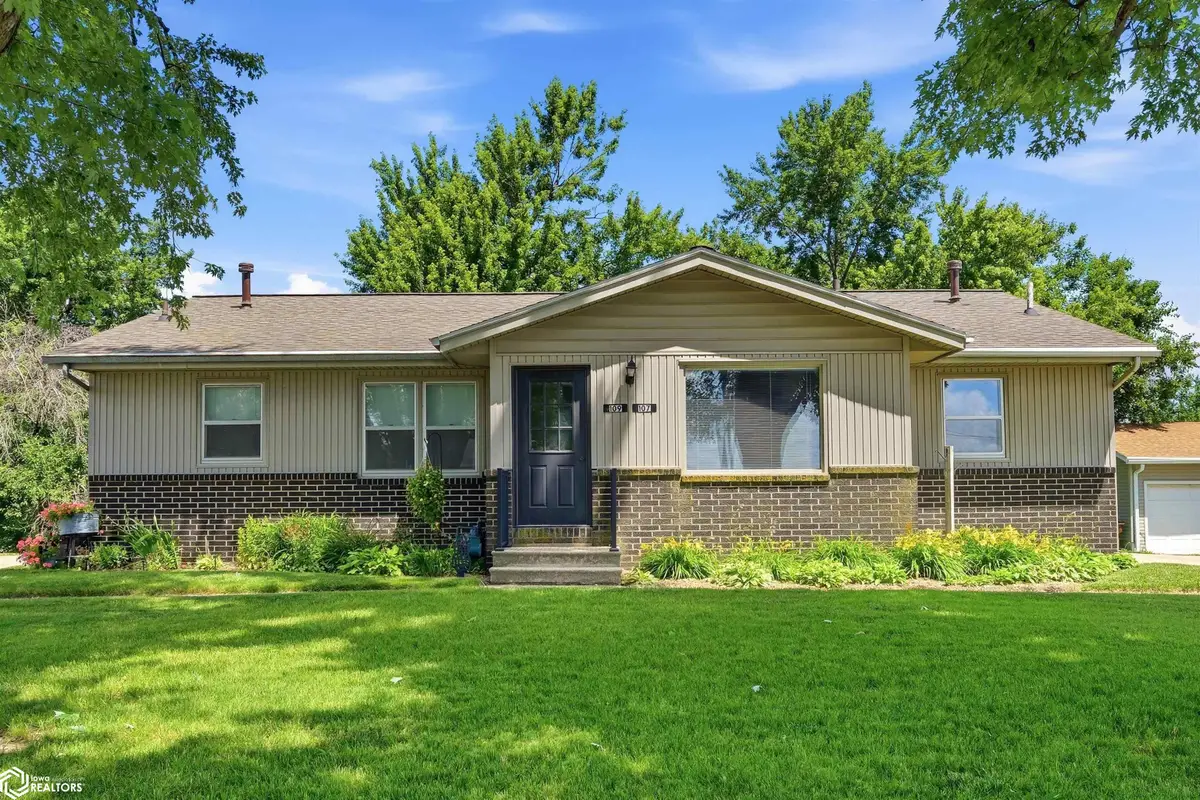109 W Southridge Road, Marshalltown, IA 50158 - #1