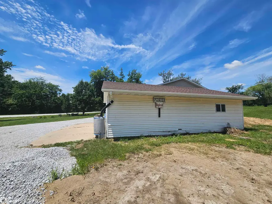 1954 White Plains Rd, Montrose, IA 52639 - #2