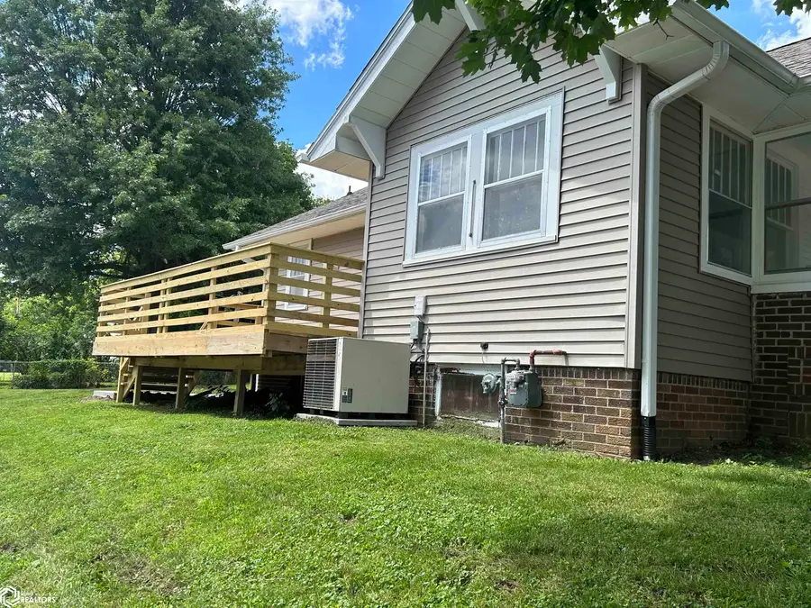 108 N 15th Street, Marshalltown, IA 50158 - #2