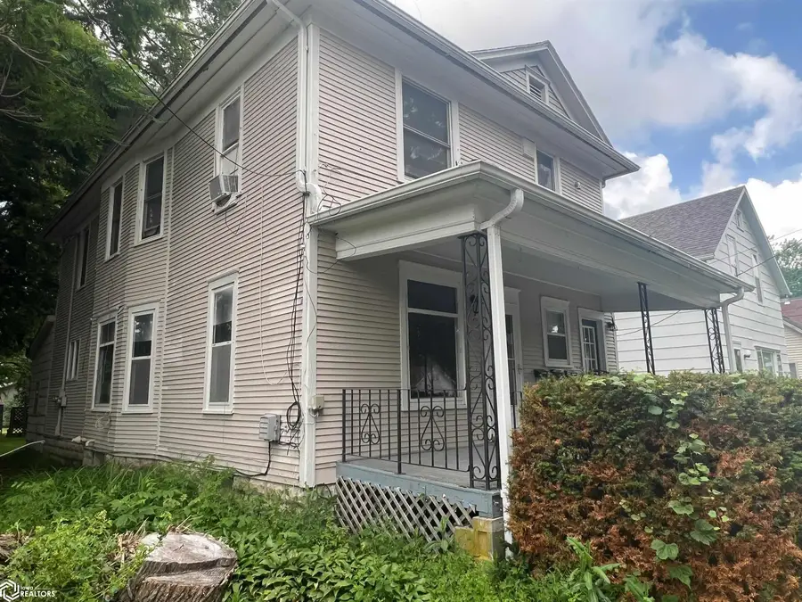 402 W Hempstead Avenue, Fairfield, IA 52556 - #3