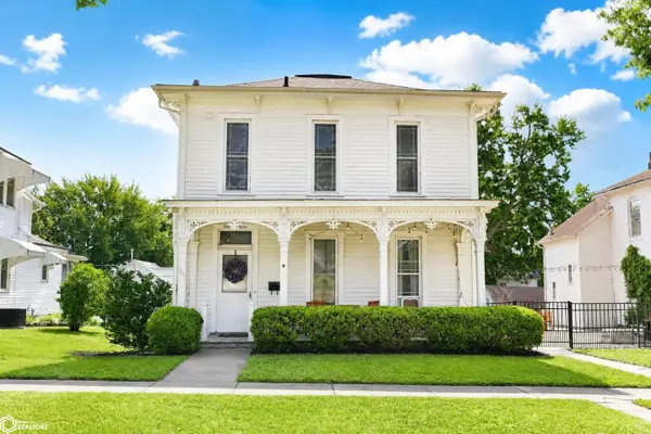118 S Woodlawn Avenue, Burlington, IA 52601