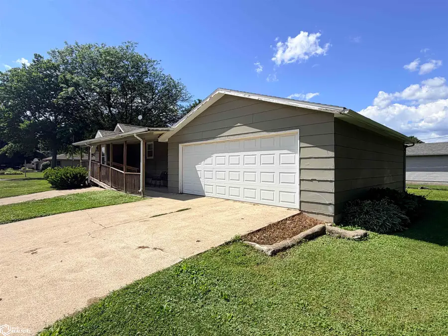 218 6th Street Sw, Hampton, IA 50441 - #3