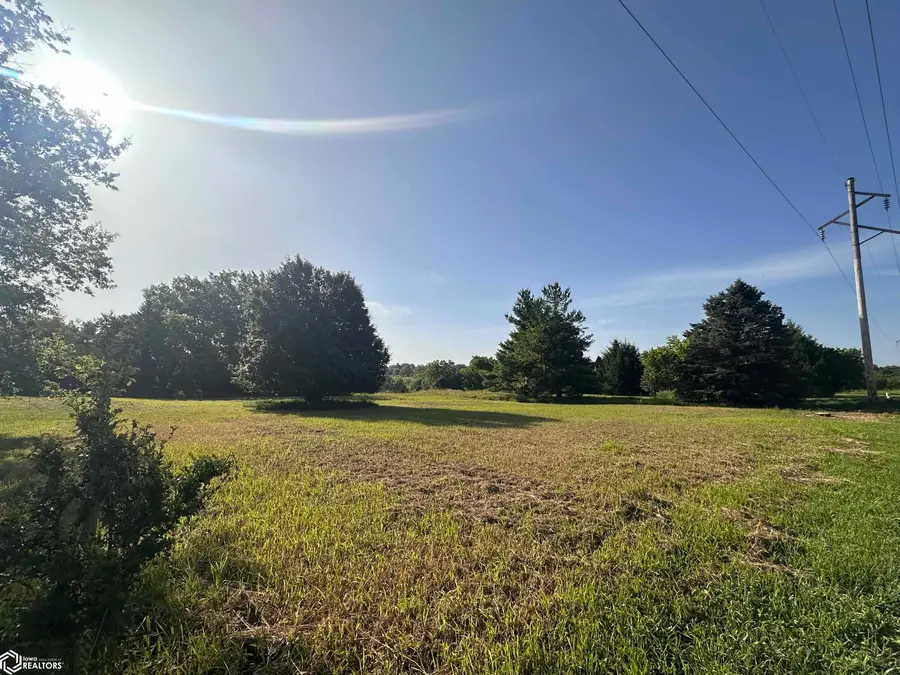 2005 N B Street, Fairfield, IA 52556 - #2