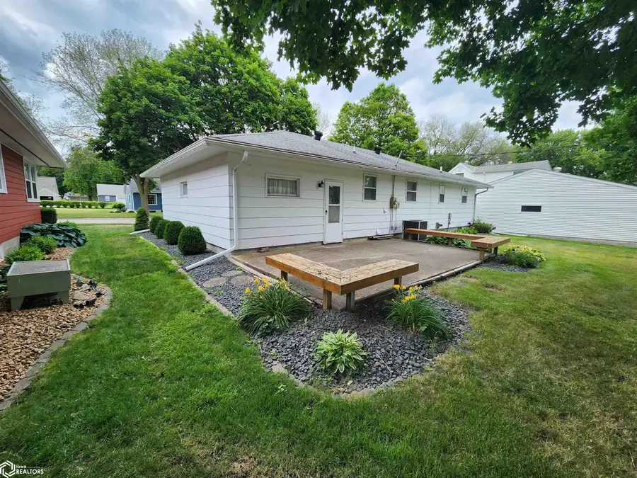 308 2nd Street Ne, Buffalo Center, IA 50424 - #3