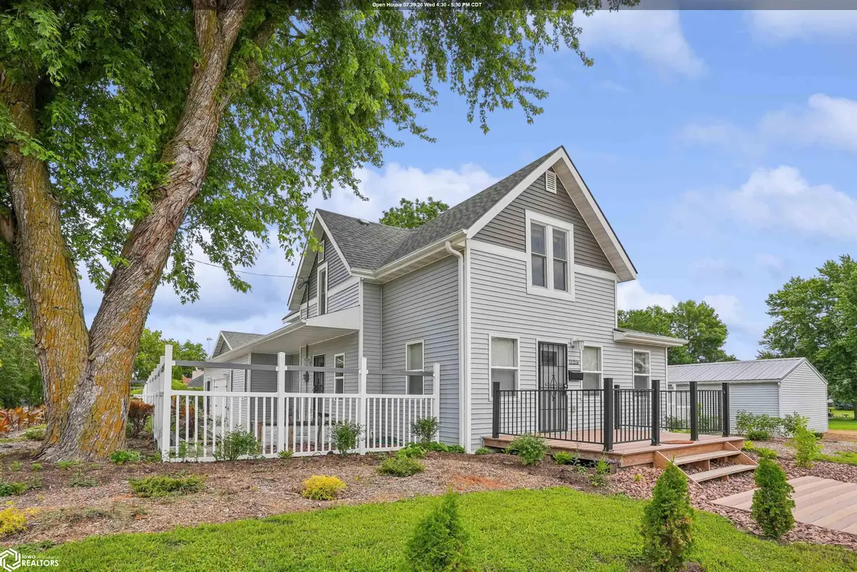 1714 12th Avenue, Eldora, IA 50627 - #1
