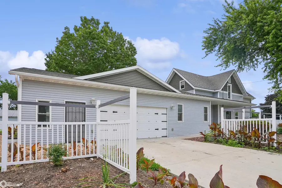 1714 12th Avenue, Eldora, IA 50627 - #2
