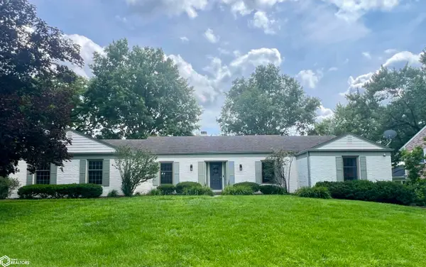 506 Fairway Place, Fairfield, IA 52556