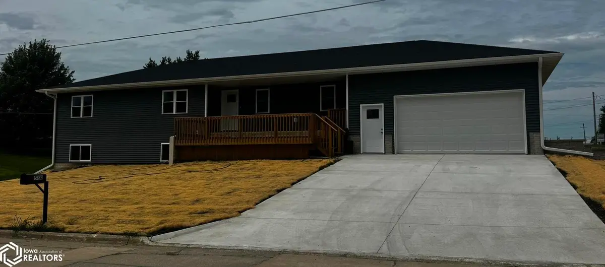 201 W Garfield Street, Osceola, IA 50213 - #1
