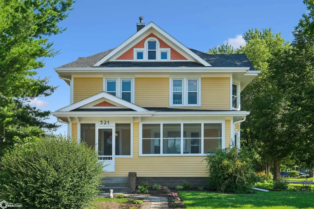 321 4th Avenue, Grinnell, IA 50112 - #1