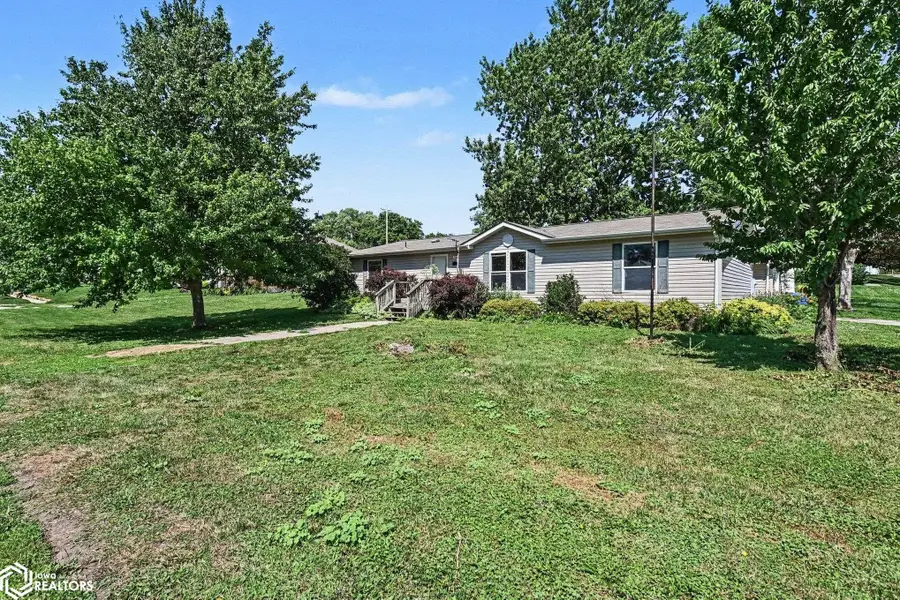 401 Walnut Street, Walnut, IA 51577 - #2