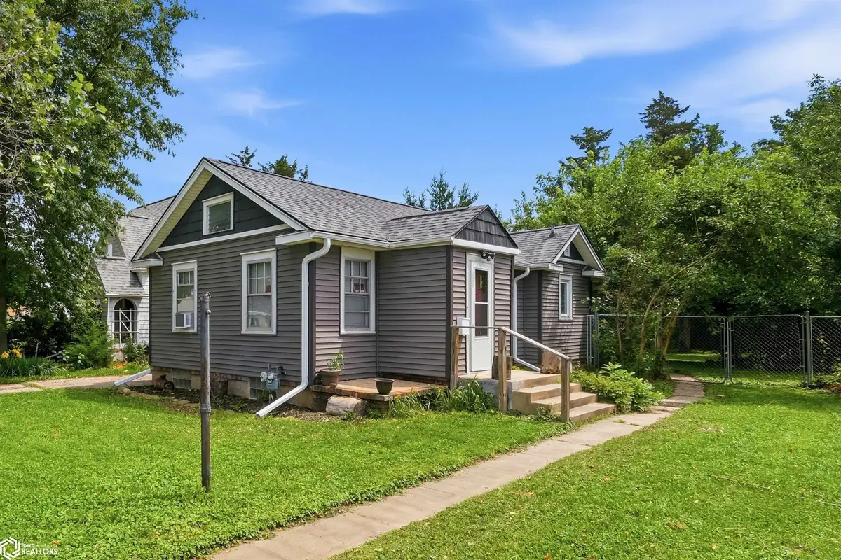 407 N 15th Street, Marshalltown, IA 50158 - #1