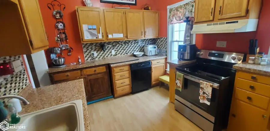 303 Ely Street, Woodbine, IA 51579 - #2