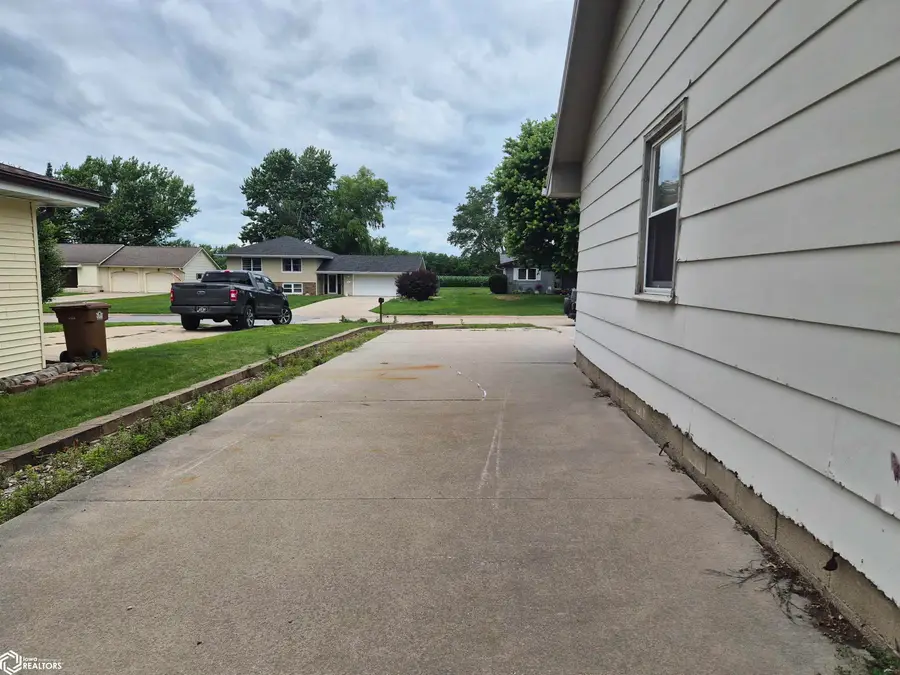 1816 Sunset Street, Grinnell, IA 50112 - #2