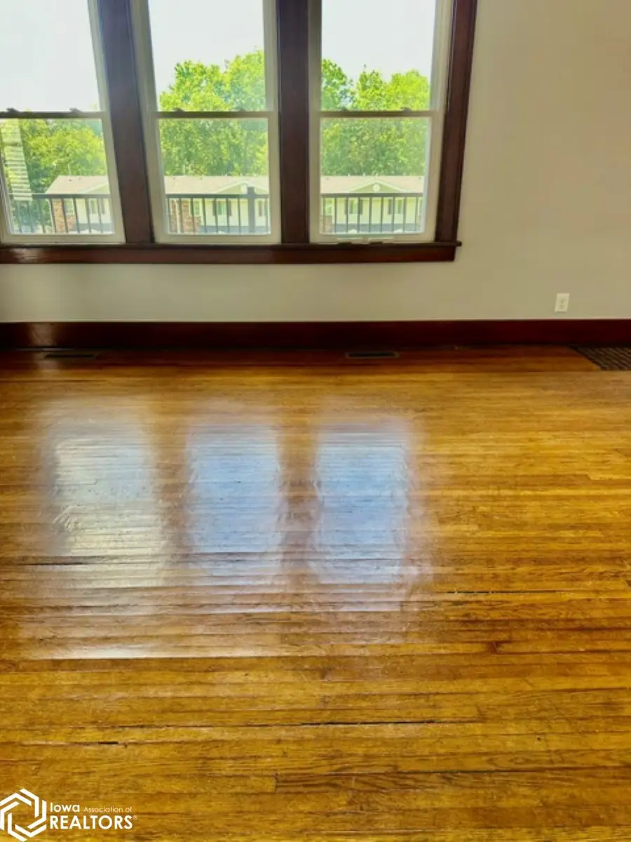420 Vine Street, Burlington, IA 52601 - #3