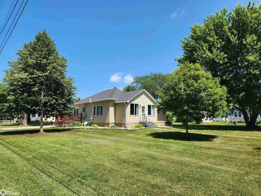 414 2nd Street Ne, Britt, IA 50423 - #2