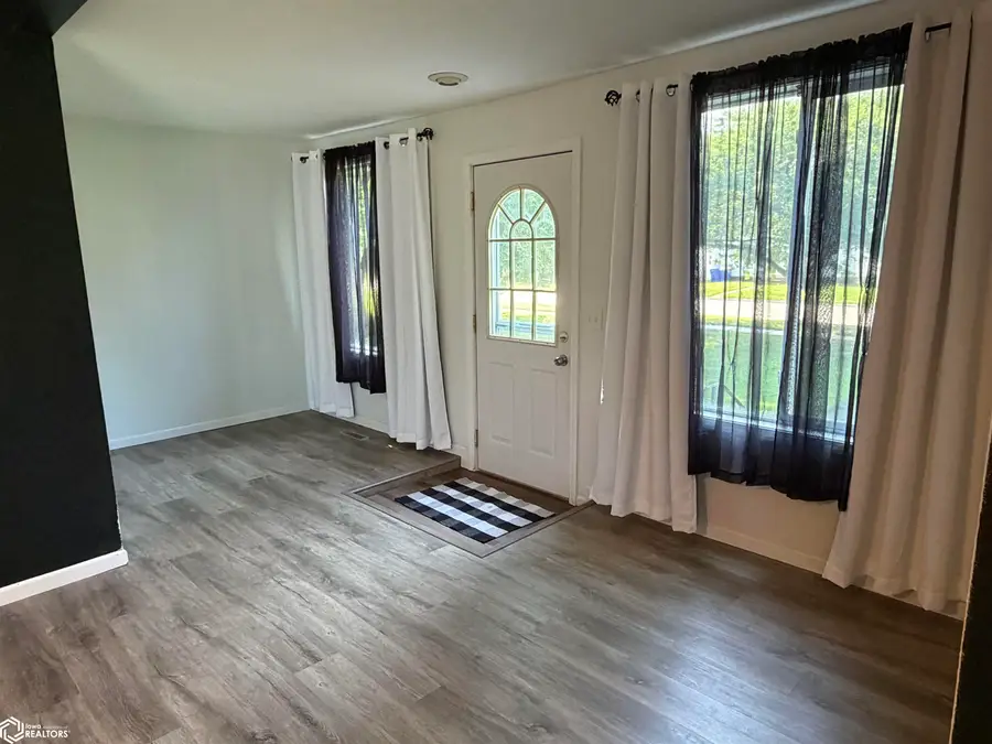414 2nd Street Ne, Britt, IA 50423 - #3