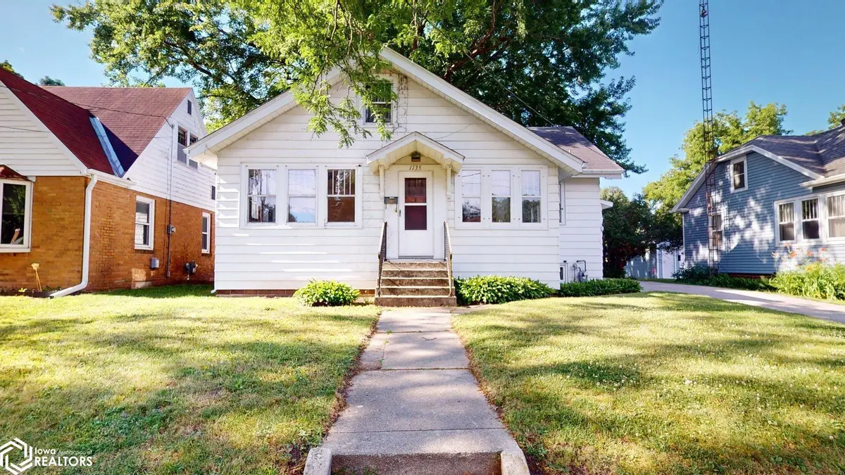 1135 1st Street Sw, Mason City, IA 50401 - #1