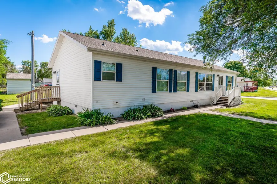 503 Woodland Street, Marshalltown, IA 50158 - #3