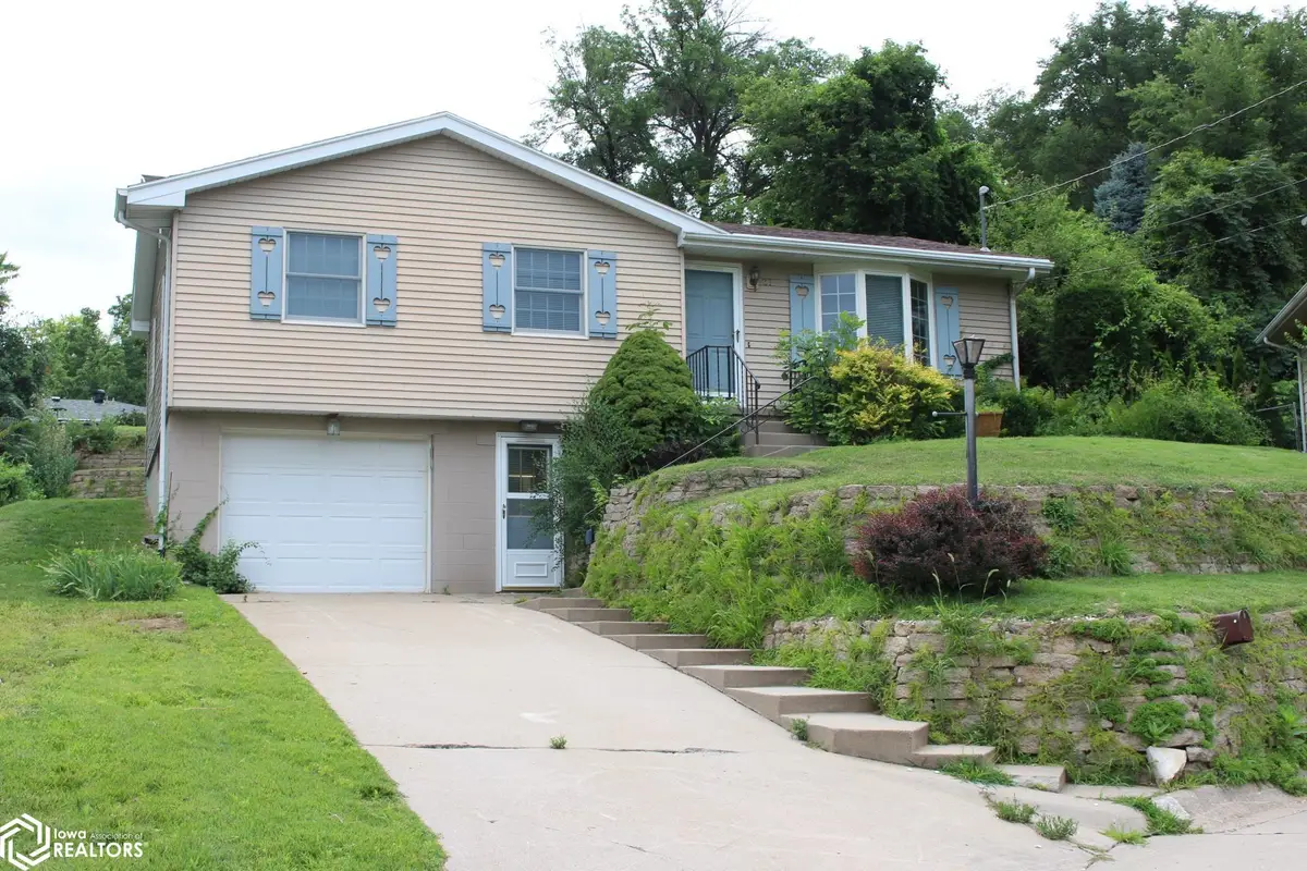 27 Bonnie Brae Circle, Council Bluffs, IA 51503 - #1