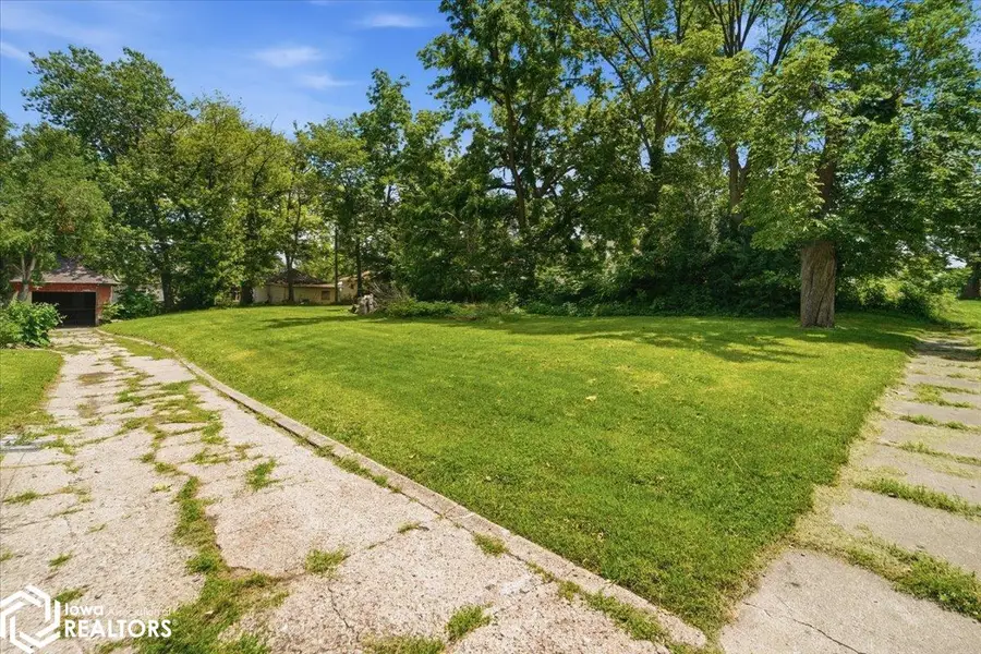 1501 11th Street, Eldora, IA 50627 - #2