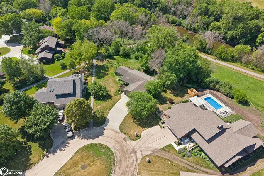 7 Woodbine Road, Mason City, IA 50401 - #2