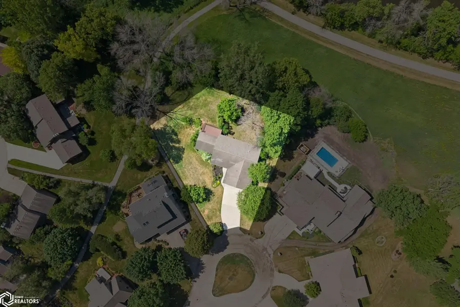 7 Woodbine Road, Mason City, IA 50401 - #3