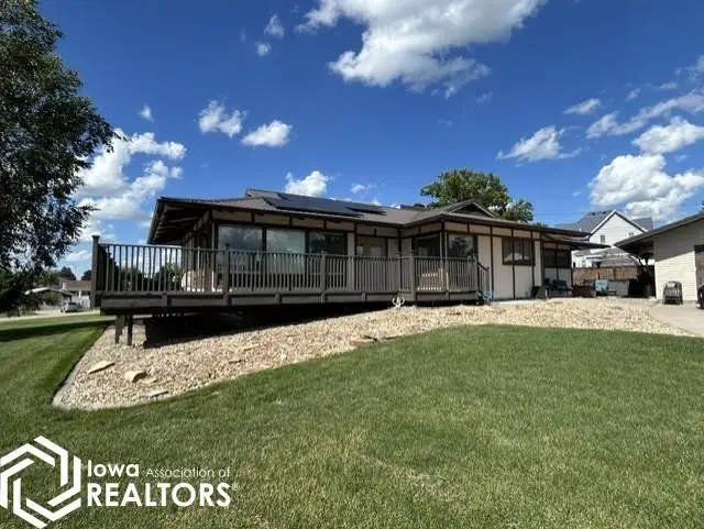 609 W 12th Street, Tama, IA 52339 - #1
