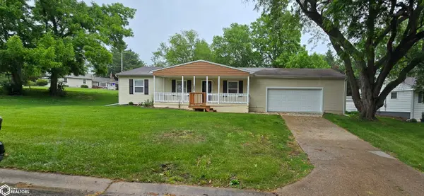 1002 Maywood Drive, Oskaloosa, IA 52577