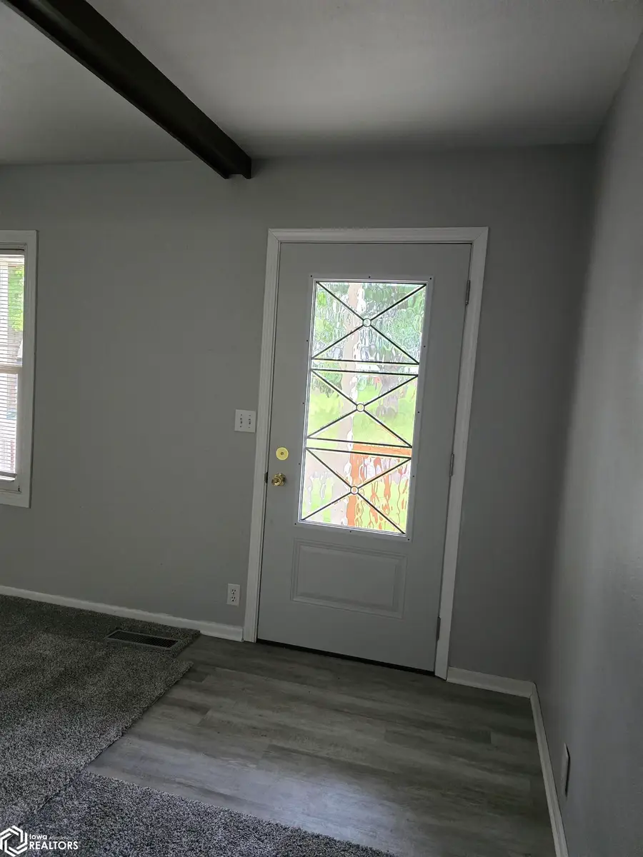 1002 Maywood Drive, Oskaloosa, IA 52577 - #3
