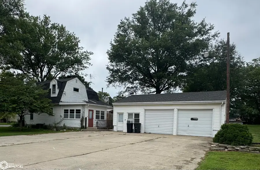 909 S Center, Shenandoah, IA 51601 - #2