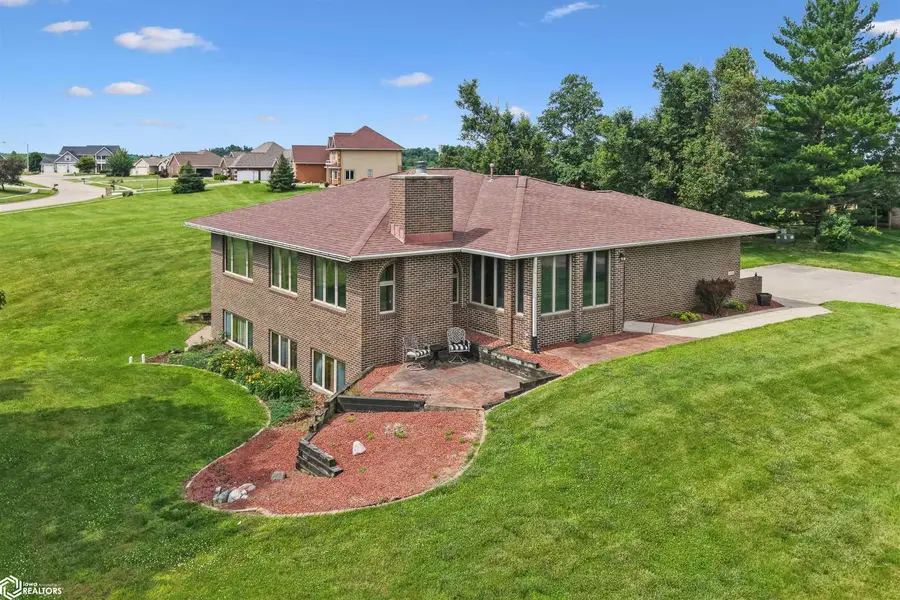 1702 Westwood Drive, Marshalltown, IA 50158 - #2