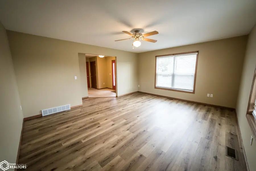 1842 S Rhode Island Court, Mason City, IA 50401 - #3