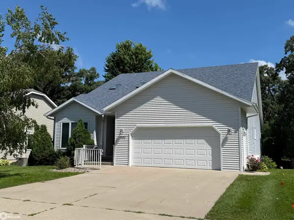 1102 S 12th Avenue W, Newton, IA 50208