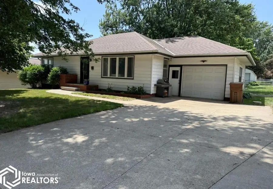 1813 Crestview Drive, Carroll, IA 51401 - #2