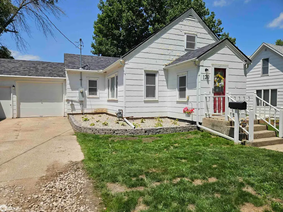 120 S Carroll Street, Carroll, IA 51401 - #2