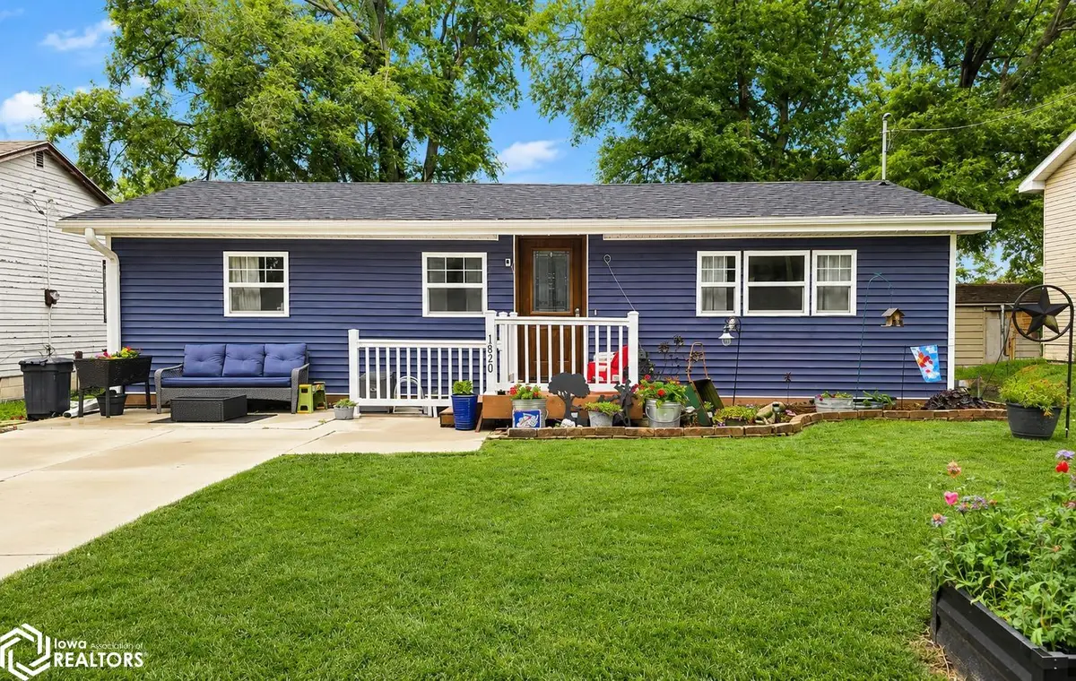 1820 S Coolidge Avenue, Mason City, IA 50401 - #1
