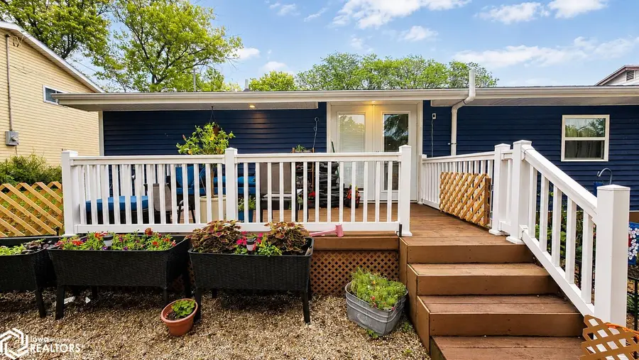 1820 S Coolidge Avenue, Mason City, IA 50401 - #3