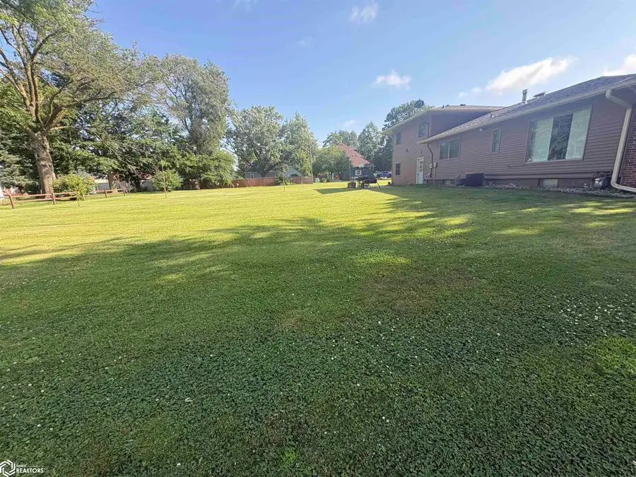 105 S Fort Avenue, Eagle Grove, IA 50533 - #3