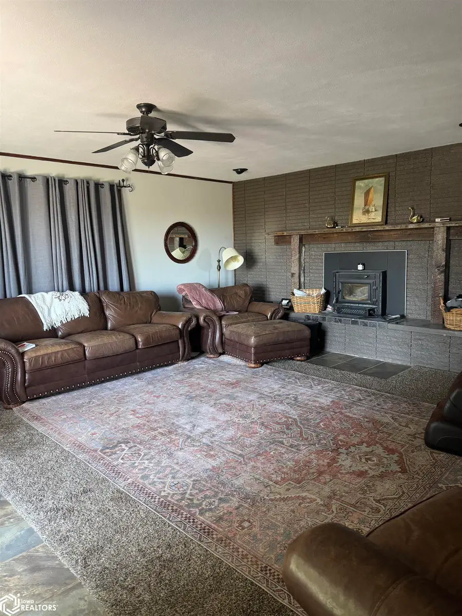 2537 Quail Ave, Oskaloosa, IA 52577 - #3