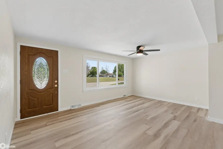90 Seymour Avenue, Garner, IA 50438 - #3
