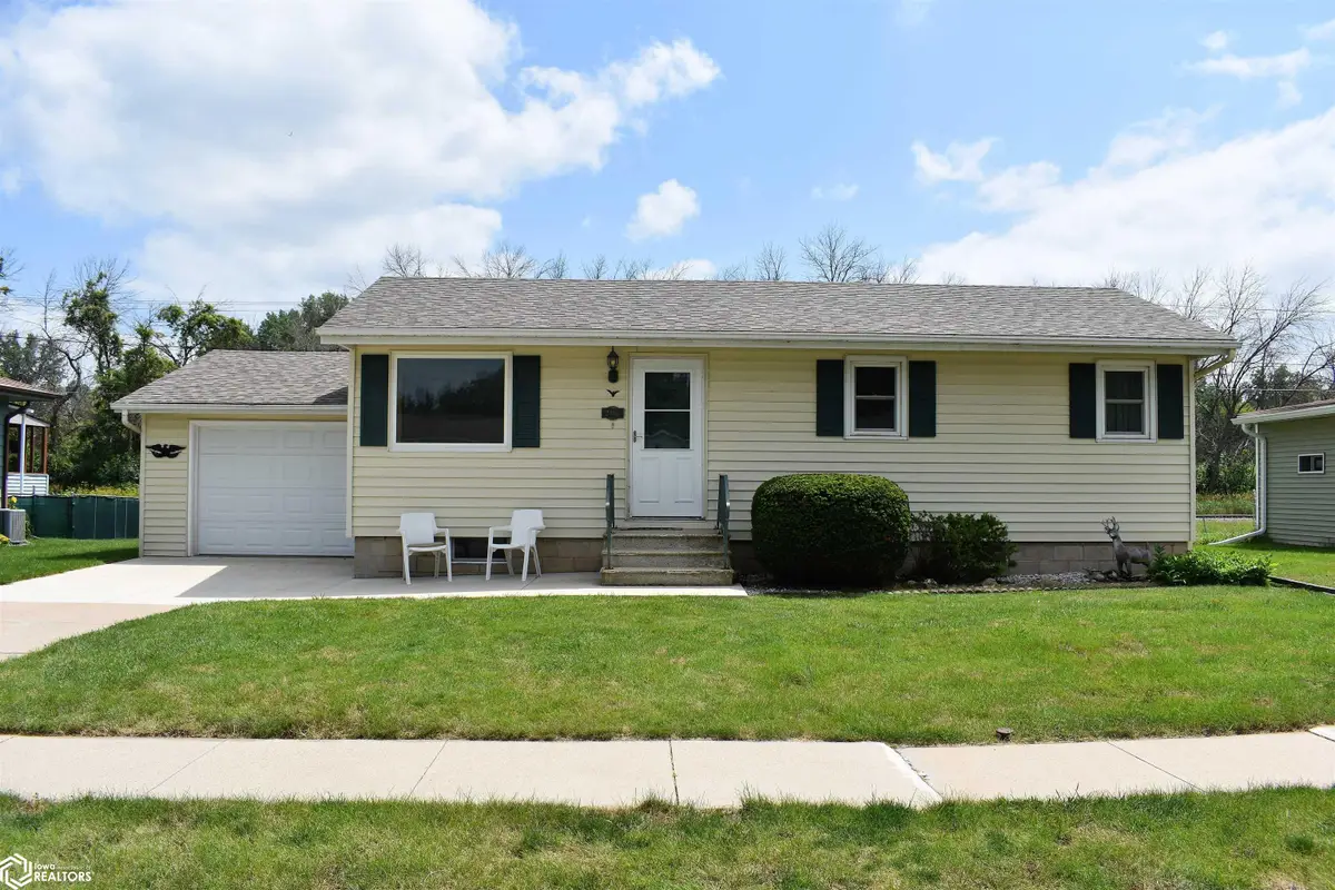 2409 Ellis Avenue, Iowa Falls, IA 50126 - #1