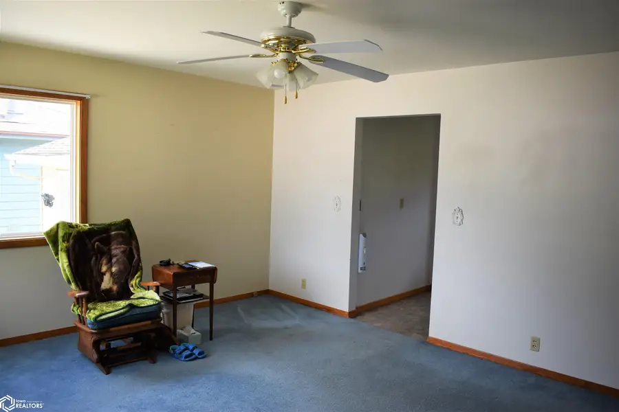 2409 Ellis Avenue, Iowa Falls, IA 50126 - #3