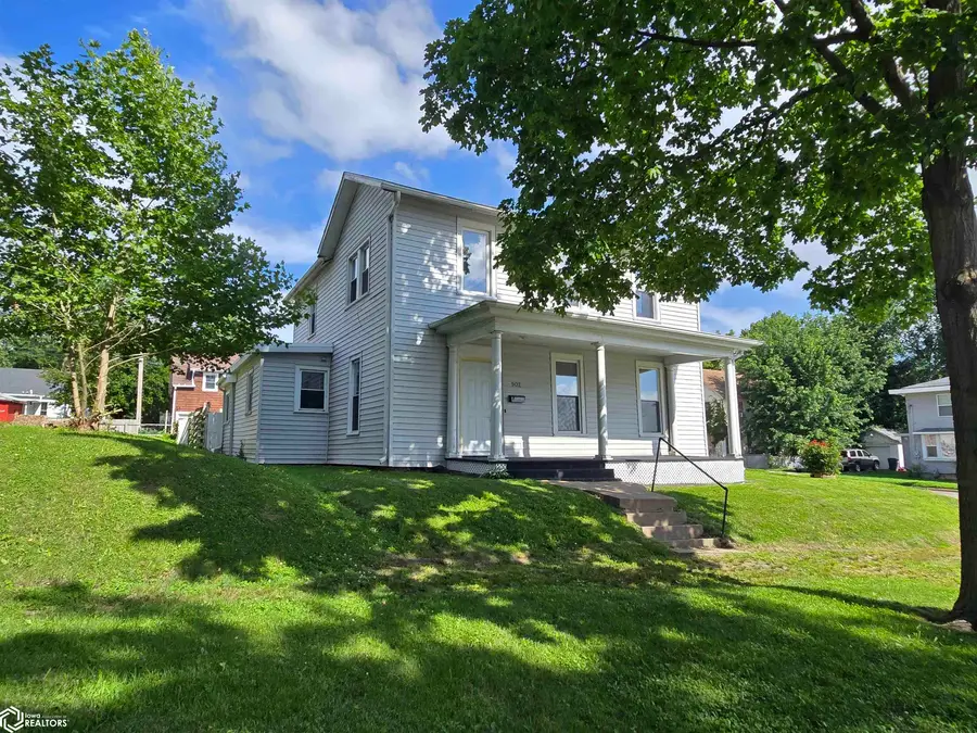 902 N 8th Street, Burlington, IA 52601 - #2