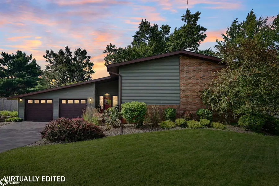 1120 W Olive Street, Marshalltown, IA 50158 - #2