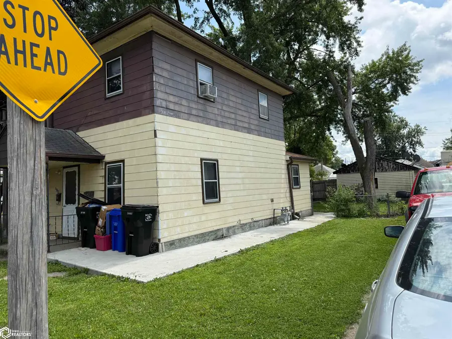 818 E Finley Avenue, Ottumwa, IA 52501 - #2