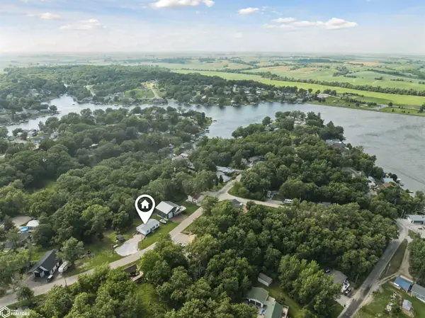 1218 E Ridge Drive, Brooklyn, IA 52211