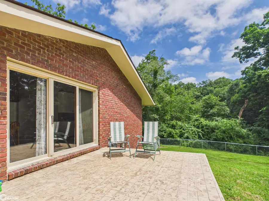 2 Birchwood Hill Drive, Ottumwa, IA 52501 - #3