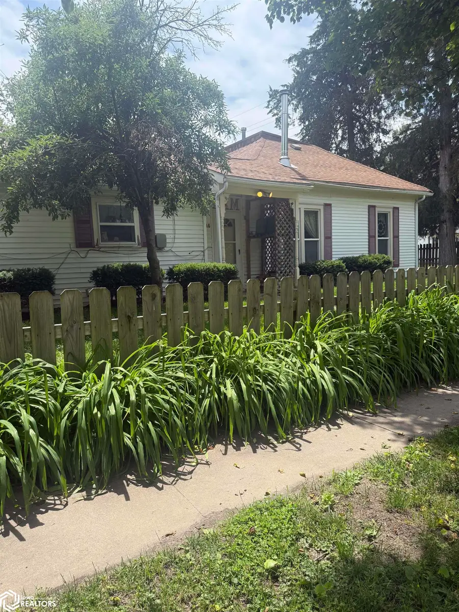 616 W Jackson S, Fairfield, IA 52556 - #2