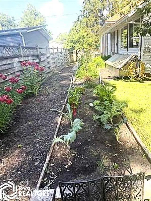 616 W Jackson S, Fairfield, IA 52556 - #3